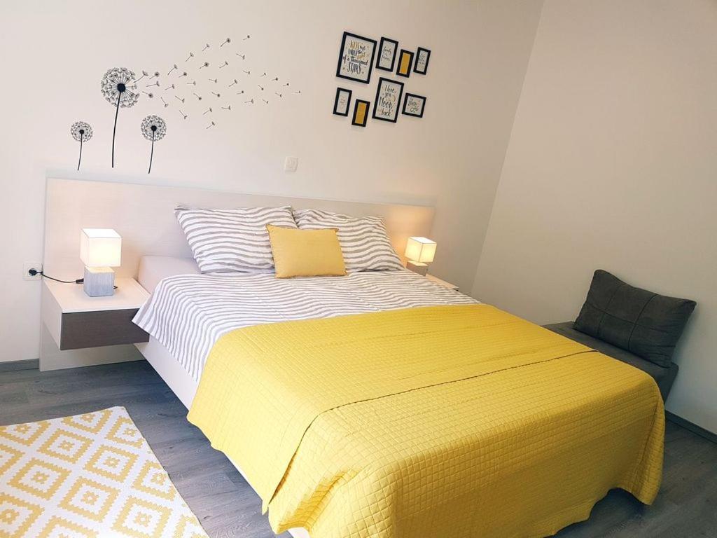 Villa Ulika - 3 Apt For 4 Persons พูลา ภายนอก รูปภาพ